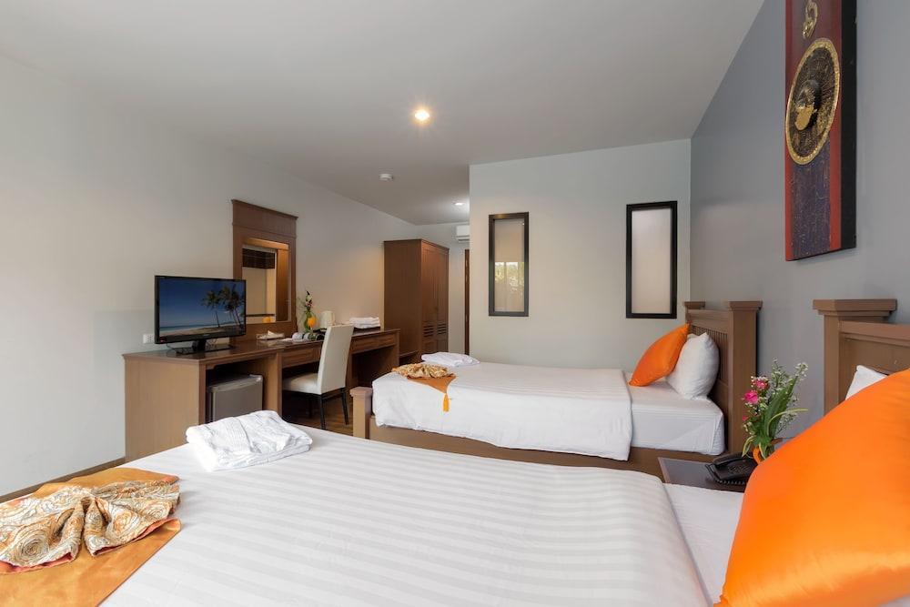 Bhukitta Boutique Hotel Phuket Town Bagian luar foto