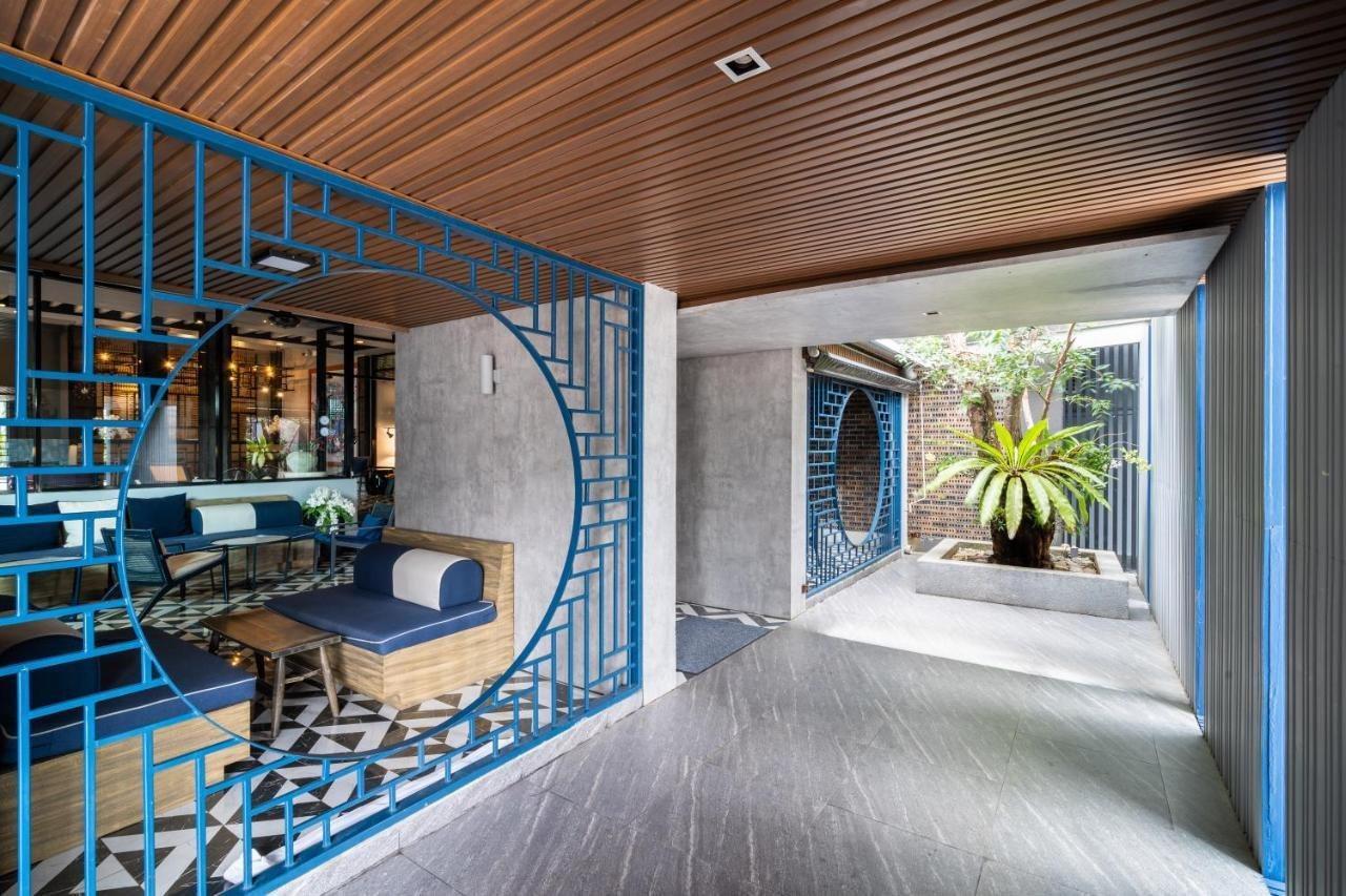 Bhukitta Boutique Hotel Phuket Town Bagian luar foto