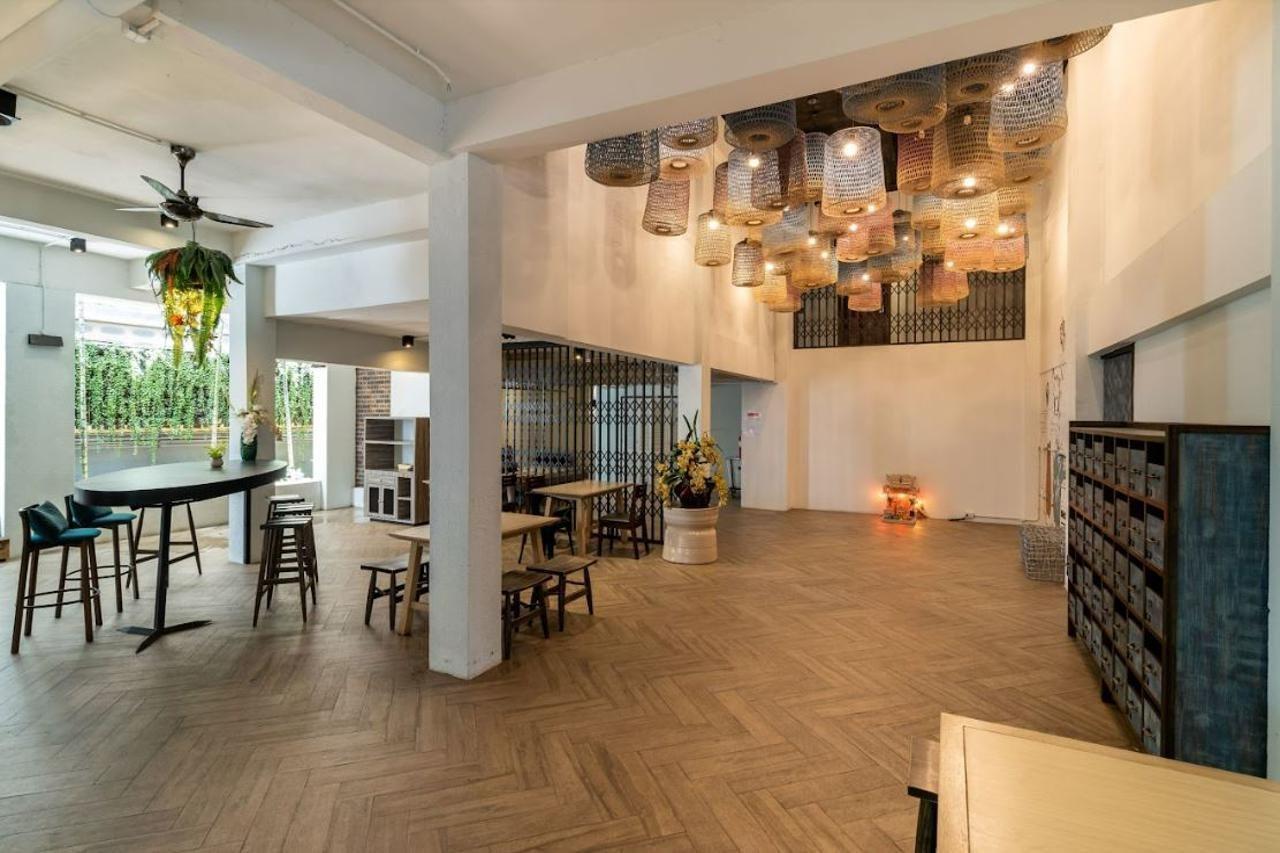 Bhukitta Boutique Hotel Phuket Town Bagian luar foto