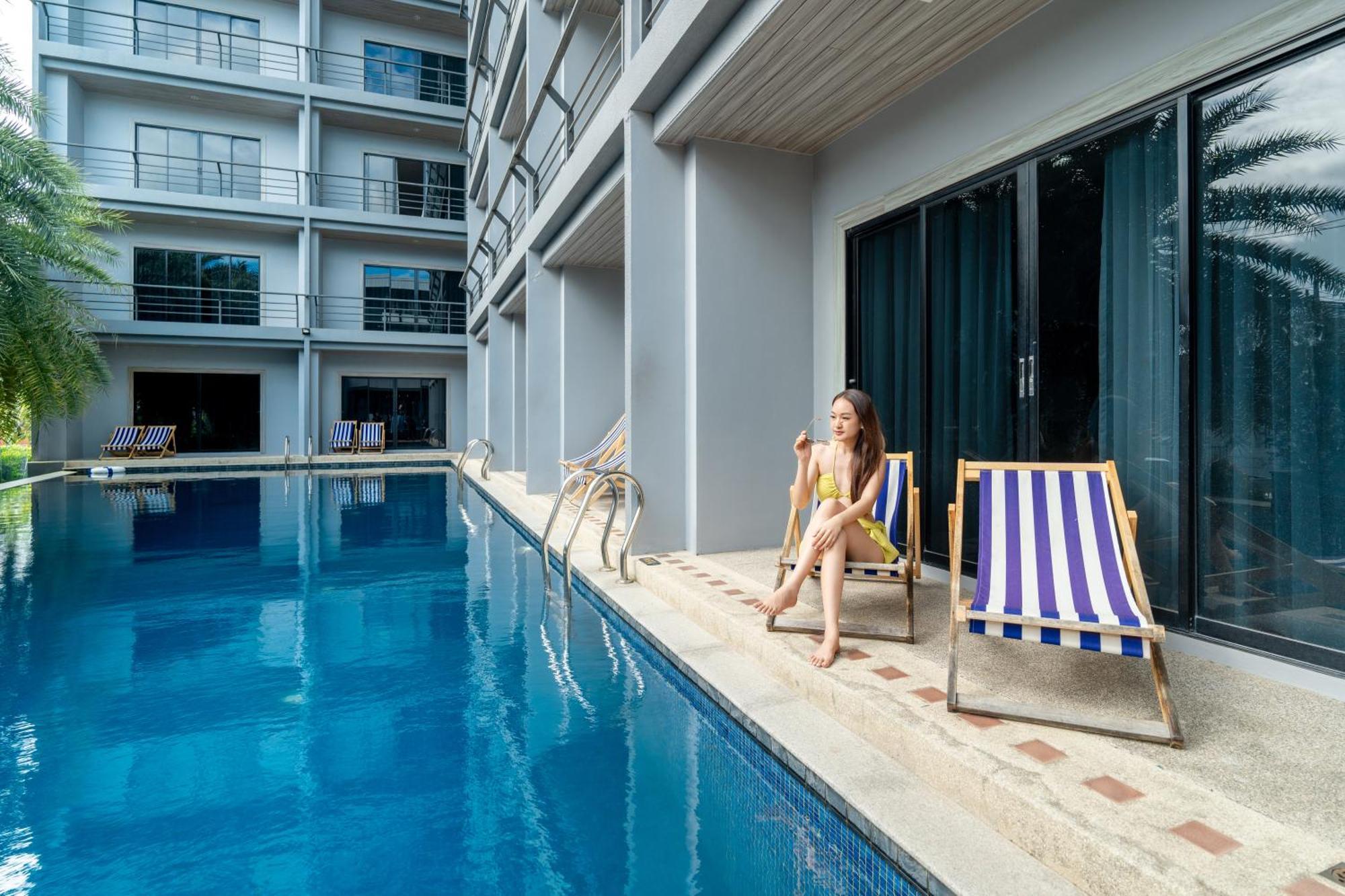 Bhukitta Boutique Hotel Phuket Town Bagian luar foto