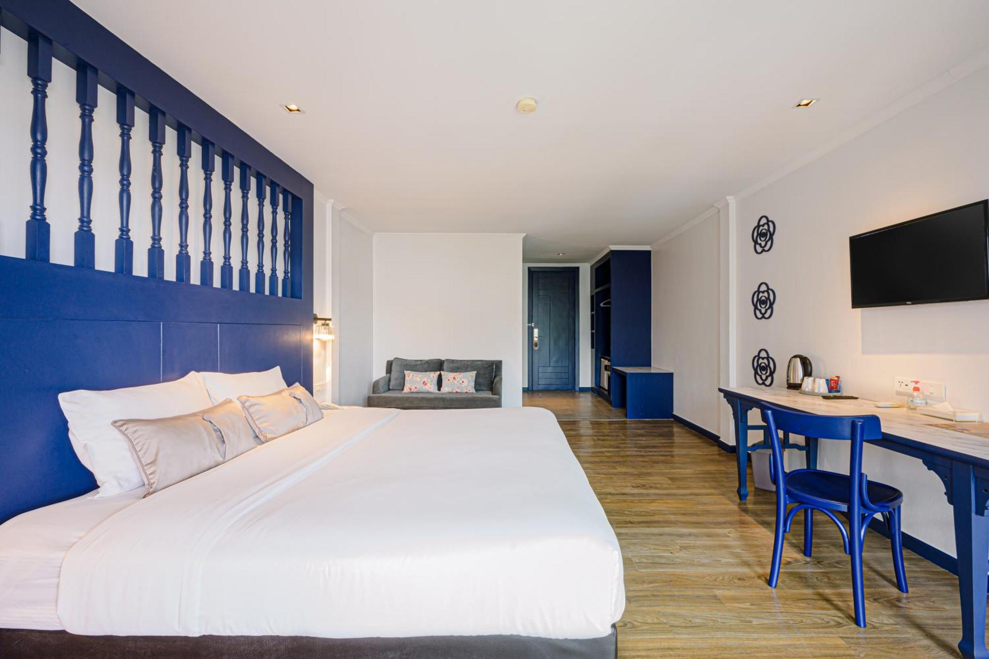 Bhukitta Boutique Hotel Phuket Town Bagian luar foto